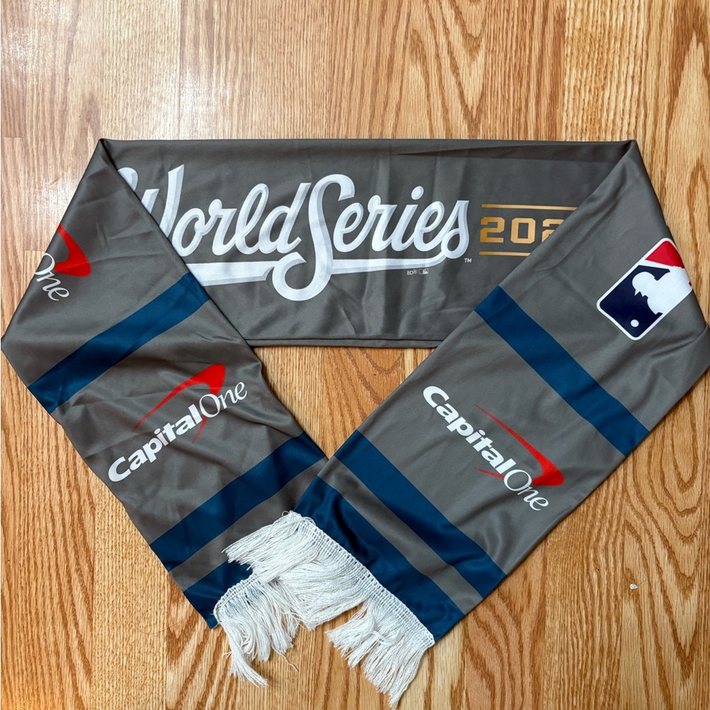 MLB Baseball  World Series 2025 Scarf Capital One Los Angeles Dodgers